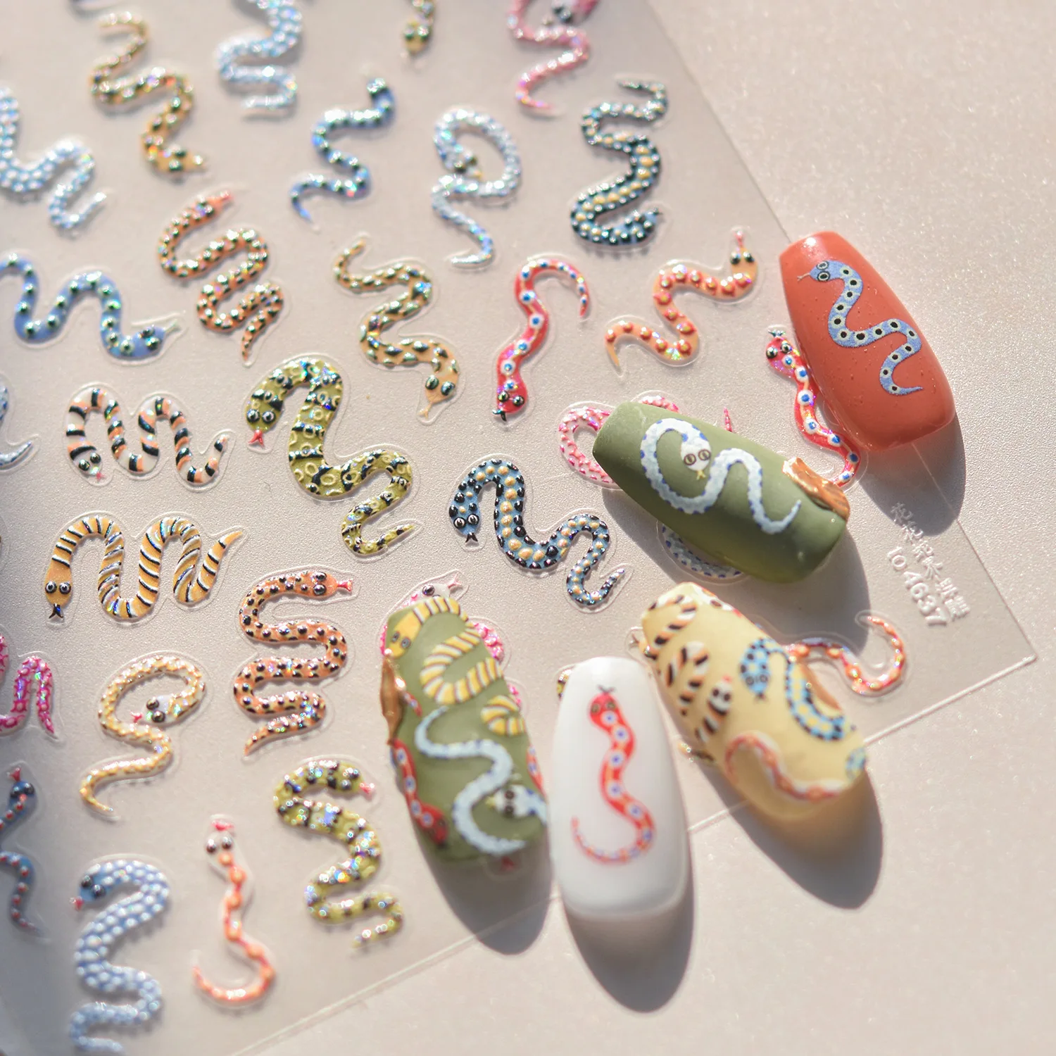 Nail Art France - 1pcs 5D Embossed Colors Snake Nail