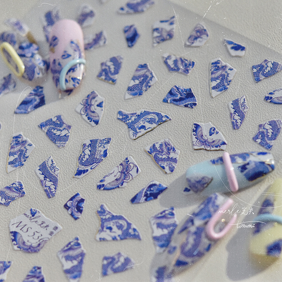 Blue and White Porcelain Drago - đánh giá và giá Nail Art France
