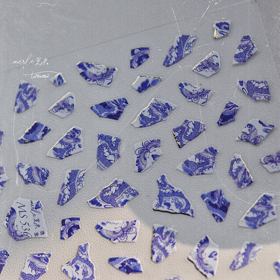 Blue and White Porcelain Drago - đánh giá và giá Nail Art France