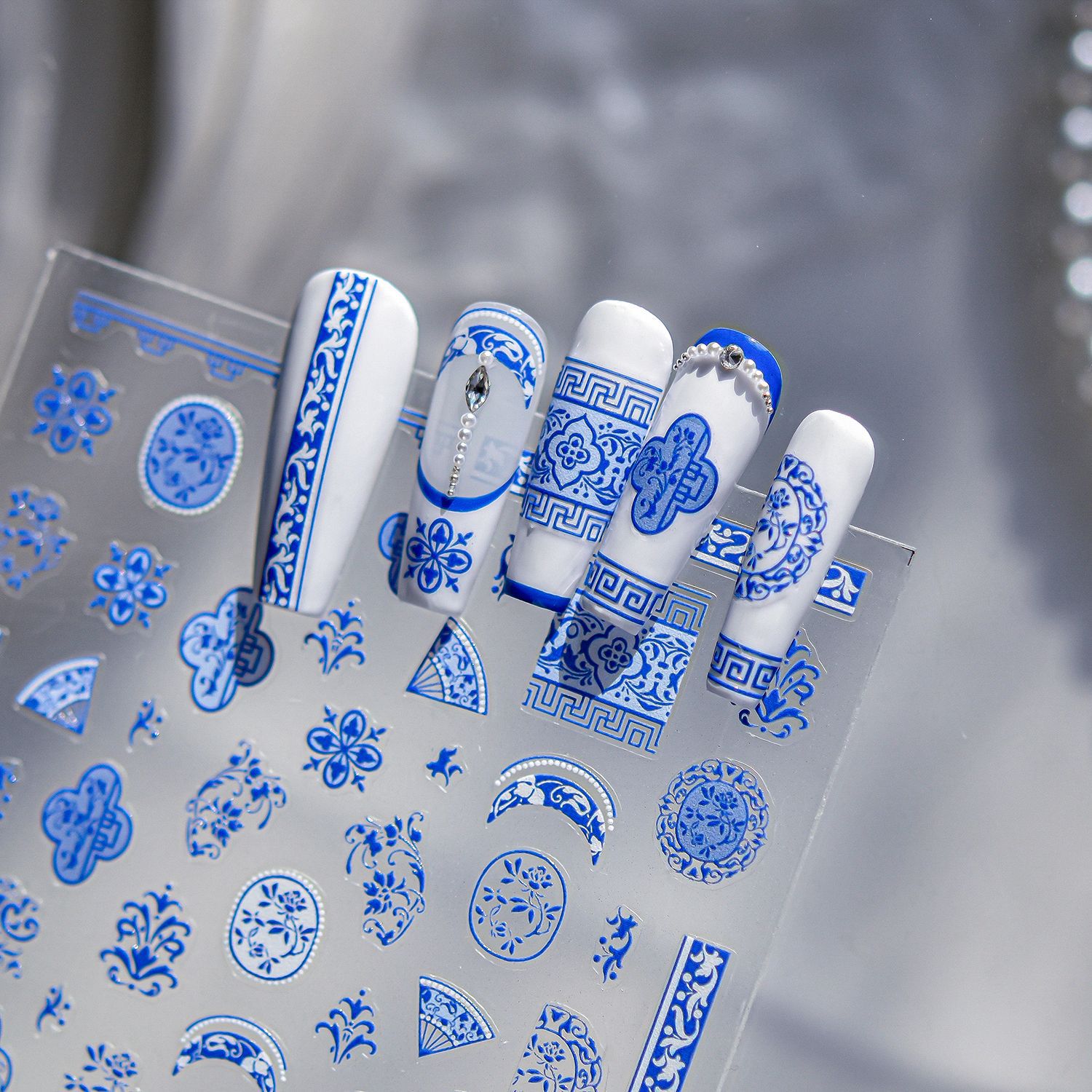 Traceless Blue White Porcelain - đánh giá và giá Nail Art France