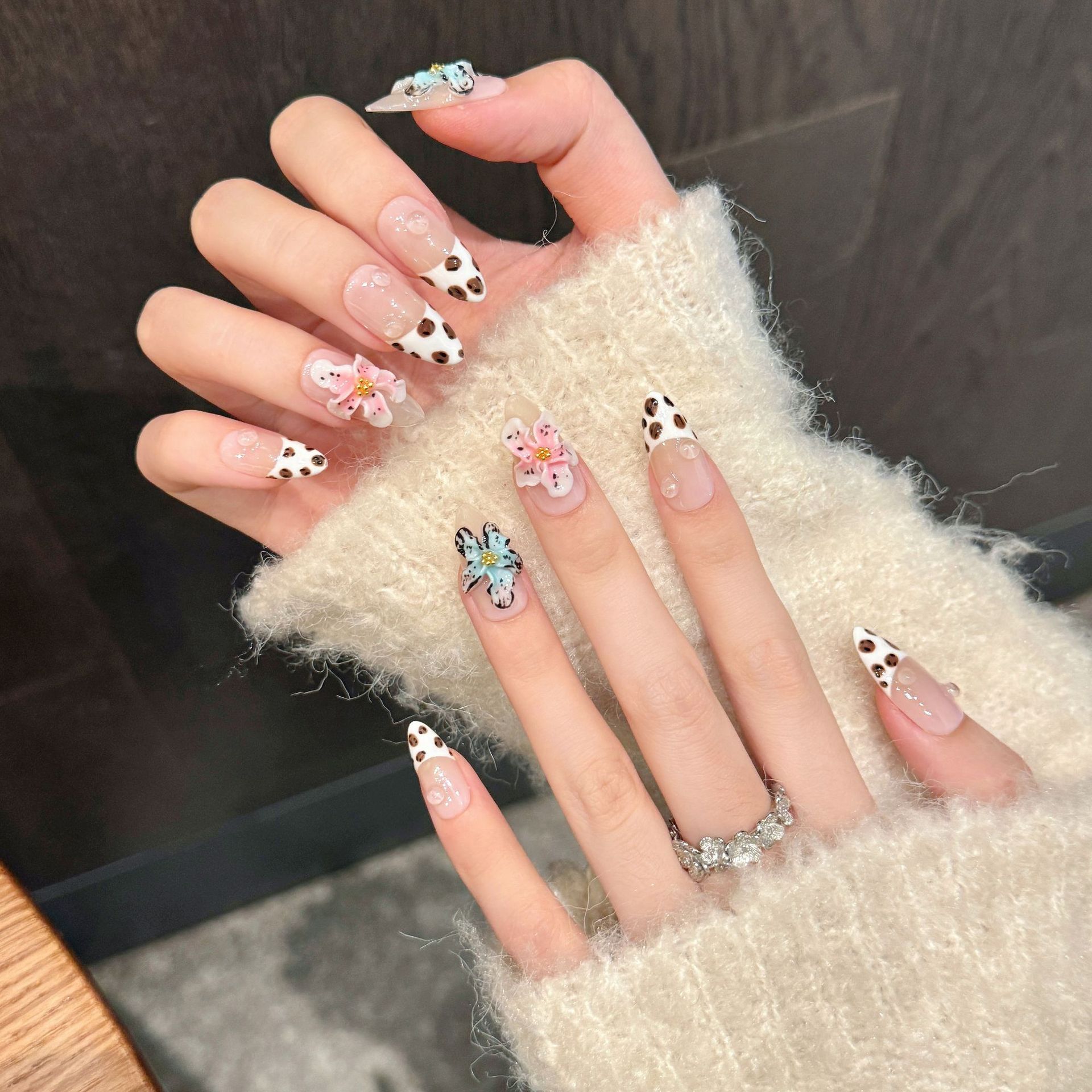 10pcs Glossy Almond Handmade F - đánh giá và giá Nail Art Flower